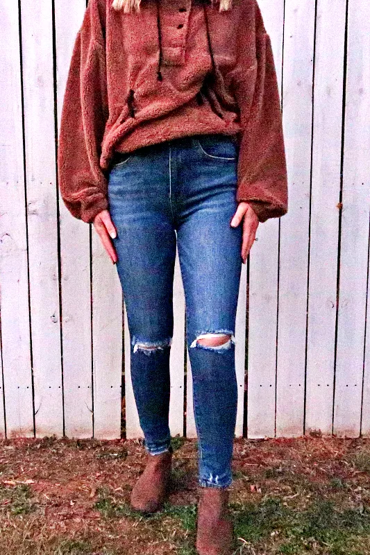 High Rise Distressed Skinny Jeans in Dark Denim